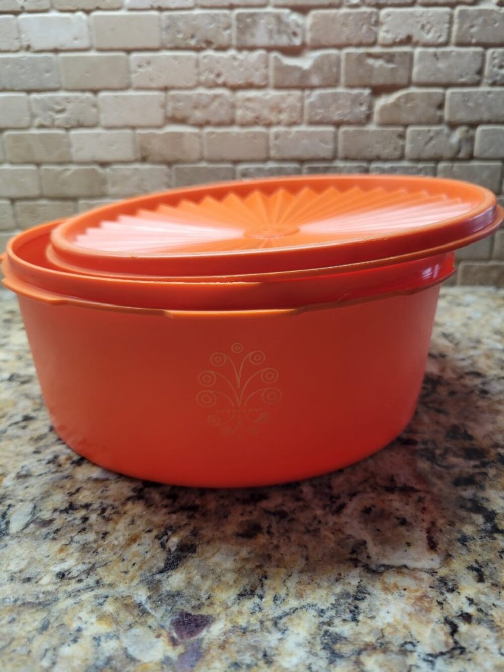 Vintage Tupperware Servalier Canister w/Starburst lid, Tupperware Bowl & lid
